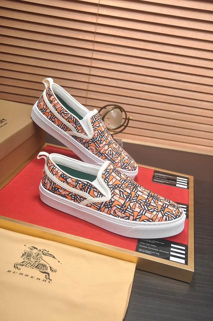 Men's shoes 💰400💶【Burberry】Classic low-top sneakers｜Imported cowhide with classic plaid fabric｜Sheepskin lining｜Original outsole｜Fine workmanship and comfortable to wear Size: 38-44 (customized at 45)